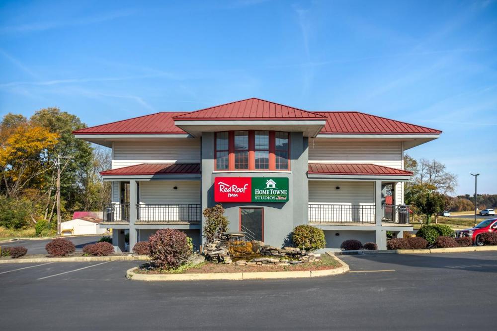 HomeTowne Studios by Red Roof Lancaster